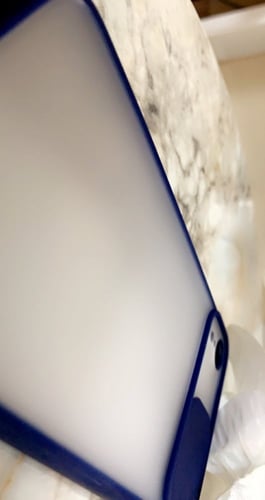 كفر ايفون اكس آر شفاف، بحواف باللون الازرق الداكن...