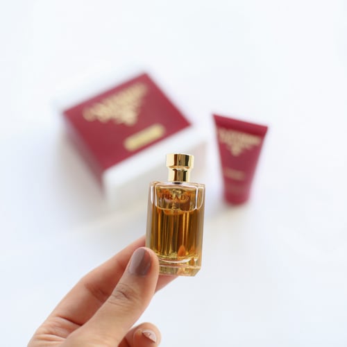 مجموعة عطر برادا لا فيمي انتنس