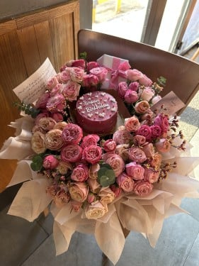 بوكس ورد و كيك بيرثداي