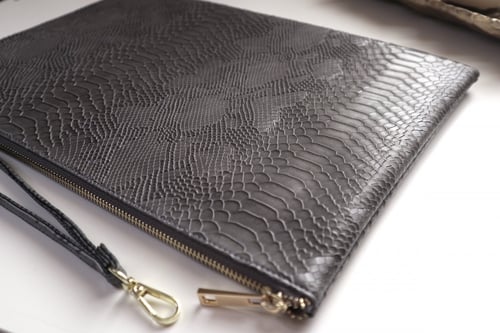 باوتش/ رمادي