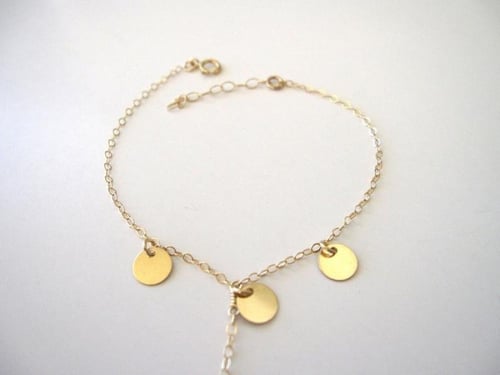 اسورة كف ذهبي مع دوائر صغيره