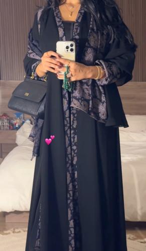 Abaya with Kashmiri shawl *temporary picture*