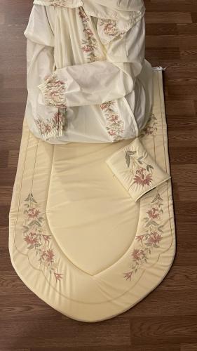 طقم ملكي مطرز سكري