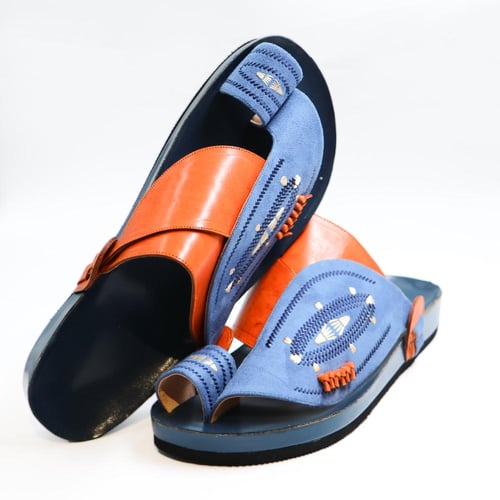 حذاء سماوي تطريز مخمل