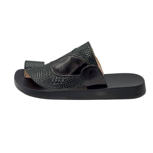 حذاء شرقي نقش اسود صناعه هندي