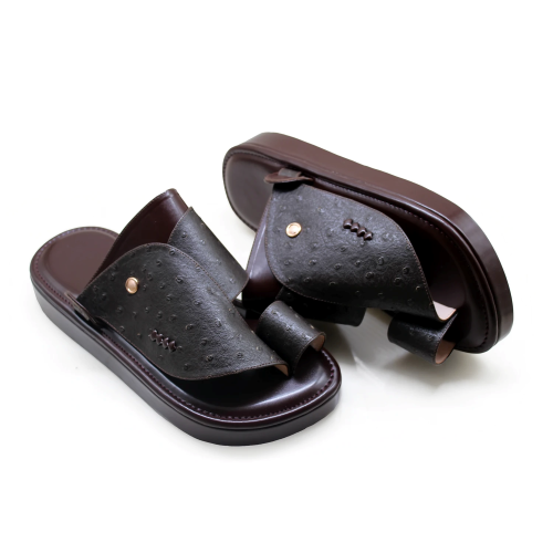 حذاء شرقي بني جلد نعام