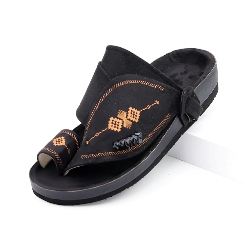 حذاء مخمل اسود