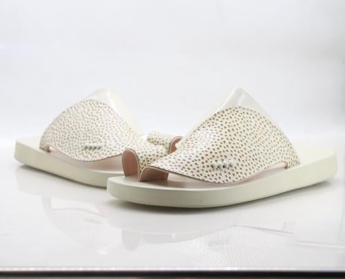 حذاء شرقي بيج نقش