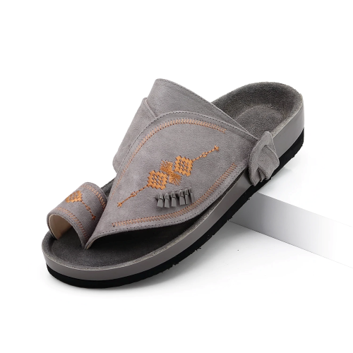 حذاء مخمل رصاصي