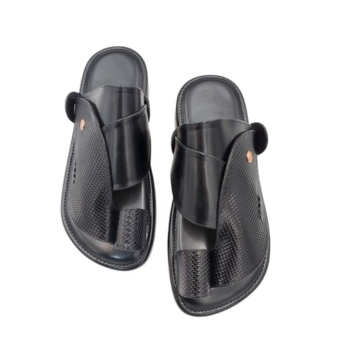 حذاء شرقي تلبيس اسود نقش