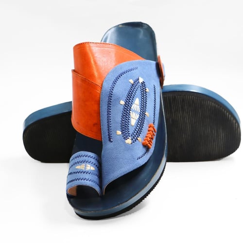 حذاء سماوي تطريز مخمل