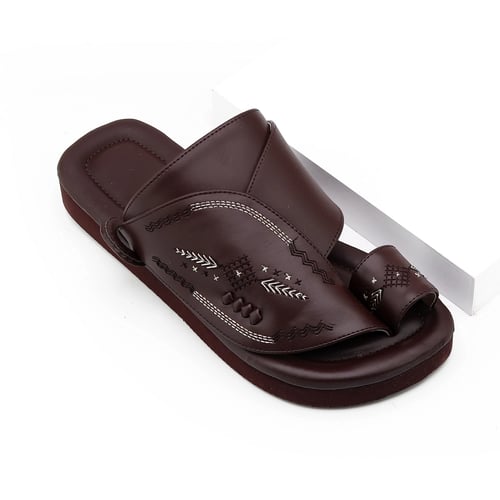 حذاء شرقي مطرز