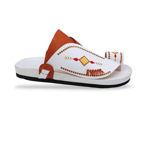 حذاء شرقي طبي