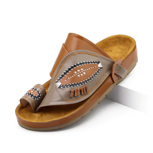 حذاء جملي تطريز يدوي