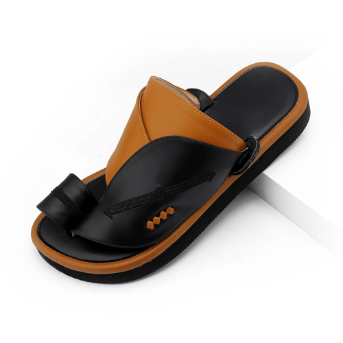 حذاء شرقي مطرز