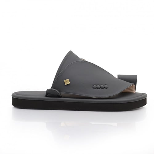 حذاء شرقي جلد أسود ساده.