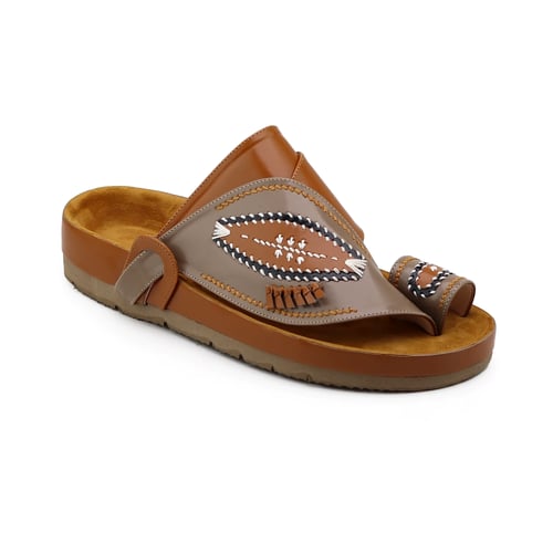 حذاء جملي تطريز يدوي