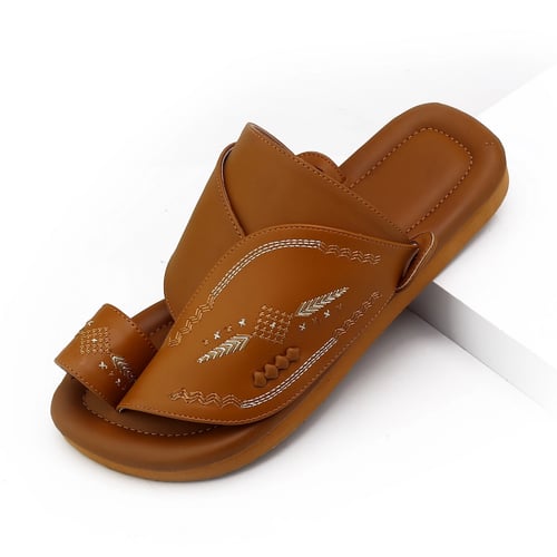 حذاء شرقي مطرز