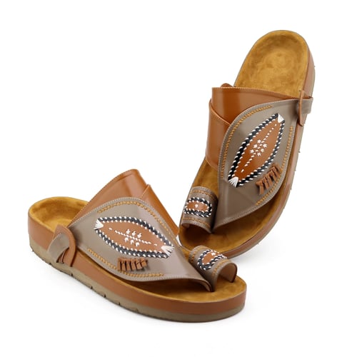 حذاء جملي تطريز يدوي