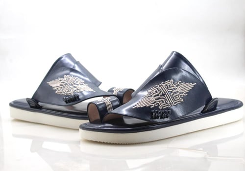 حذاء شرقي كحلي