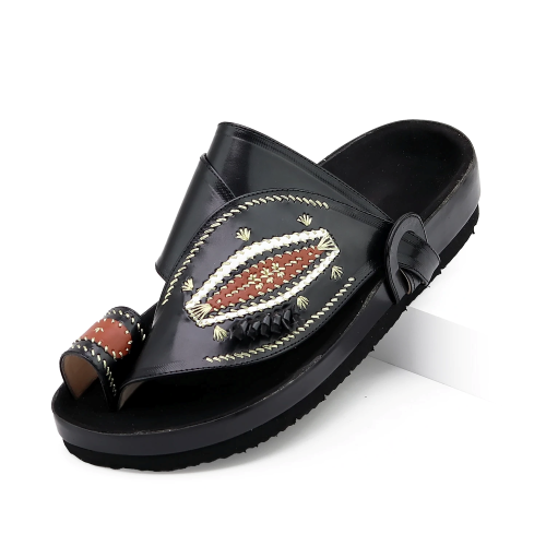 حذاء اسود لمعه تطريز يدوي