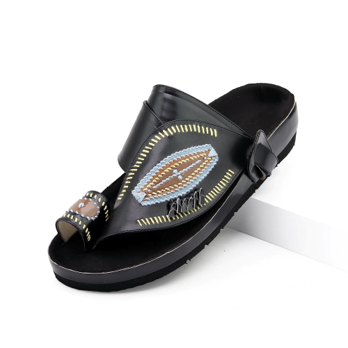 حذاء اسود تطريز يدوي