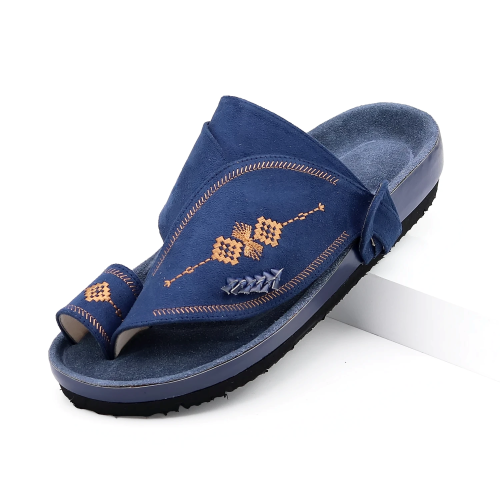 حذاء مخمل كحلي