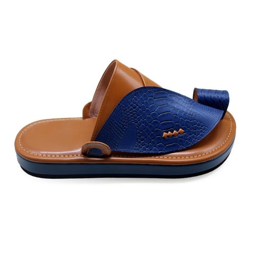 حذاء شرقي مرتفع