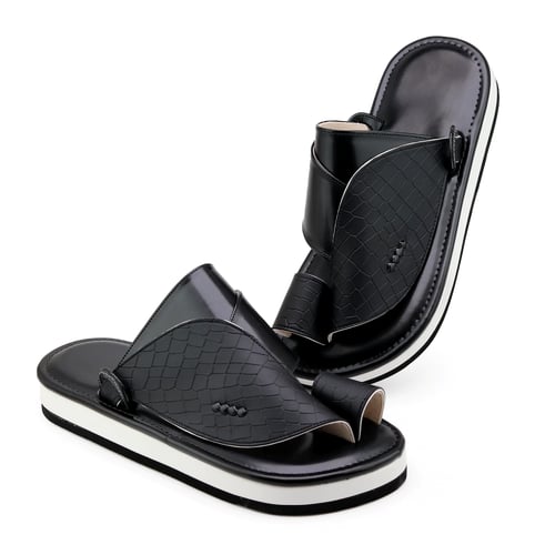 حذاء شرقي تلبيس اسود.