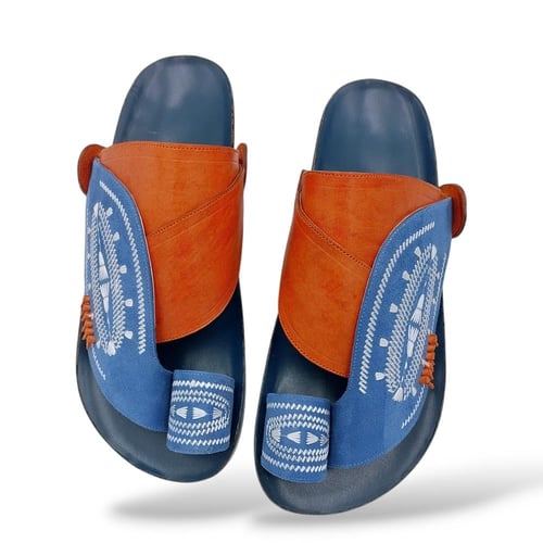 حذاء شرقي وطني طبي مخمل مطرز سماوي