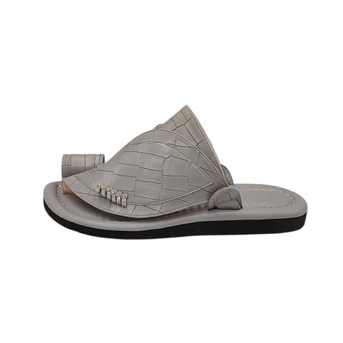 حذاء شرقي جلد التمساح رصاصي فاتح