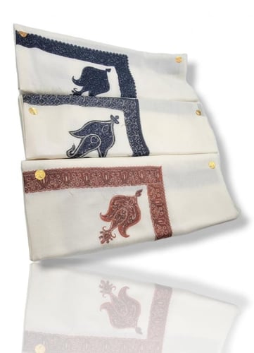 شال كشميري ترمه نقشه الوان مختلفه خلفيه بيج الحبه