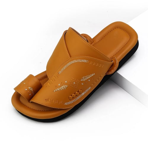 حذاء شرقي مطرز