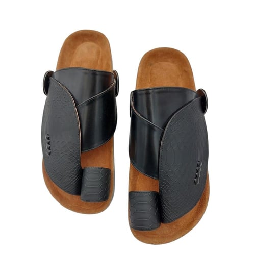 حذاء شرقي اسود محفور