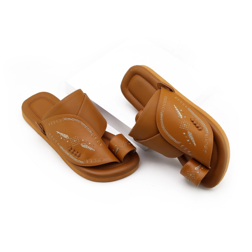 حذاء شرقي مطرز