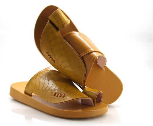 حذاء شرقي اصفر ساق نعام