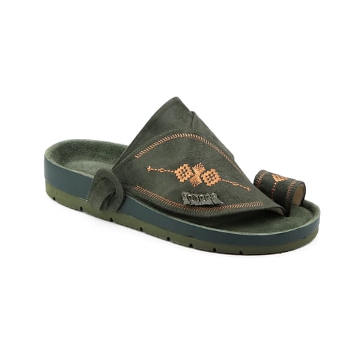 حذاء مخمل زيتي