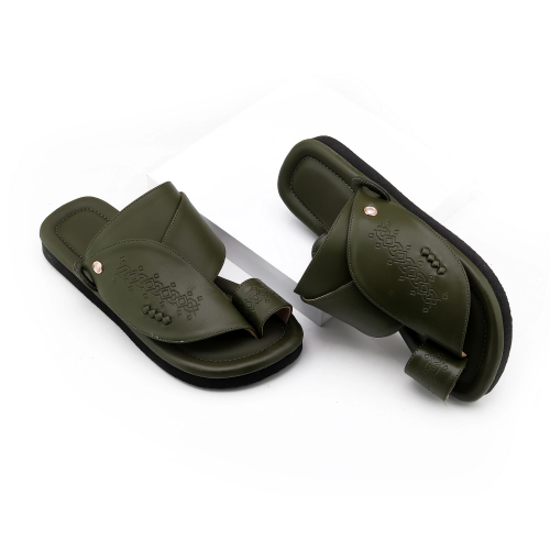 حذاء شرقي مطرز ليزر