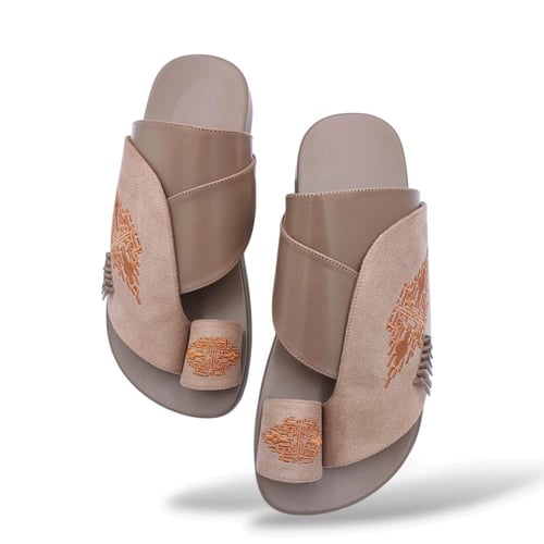 حذاء شرقي مطرز جملي