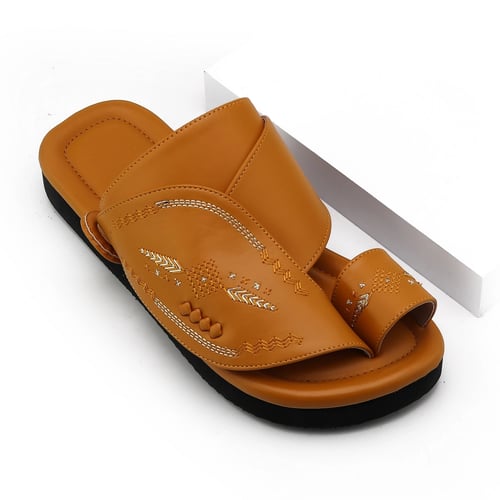 حذاء شرقي مطرز