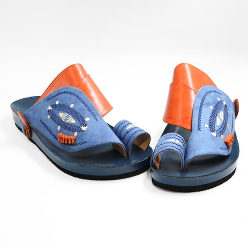 حذاء سماوي تطريز مخمل