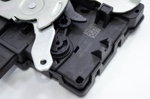 سنتر لوك شنطة وسط اكس اف 2016-2023+اكس اي 2017-202...