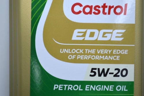 زيت مكينة كاسترول (5W20) 1لتر