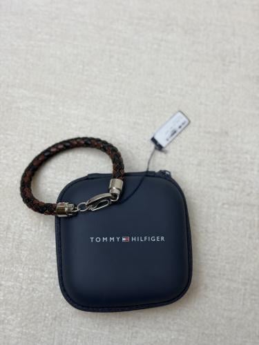 اسوره تومي هيلفجر