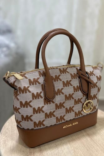 شنطه مايكل كورس