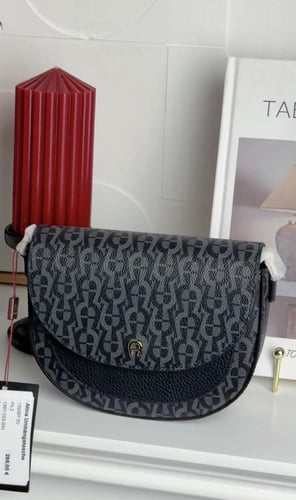 شنطه اقنر اسود ميني