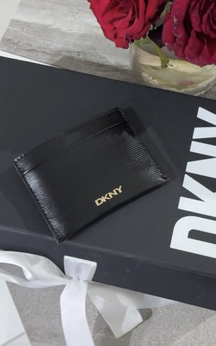 حامل بطاقات Dkny