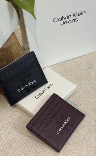 حامل بطاقات كالفن كلاين