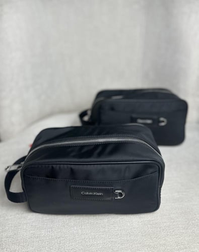 شنطه كالفن كلاين رجاليه