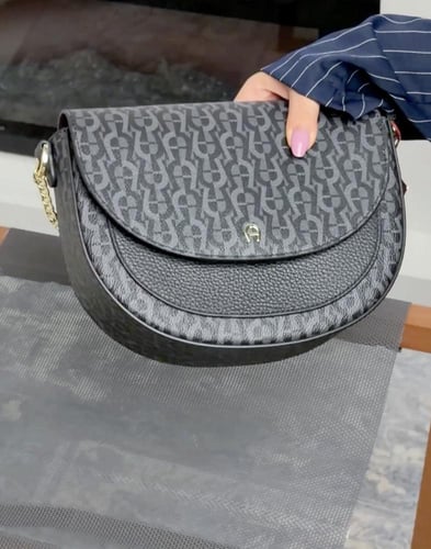 شنطه اقنر اسود سمول